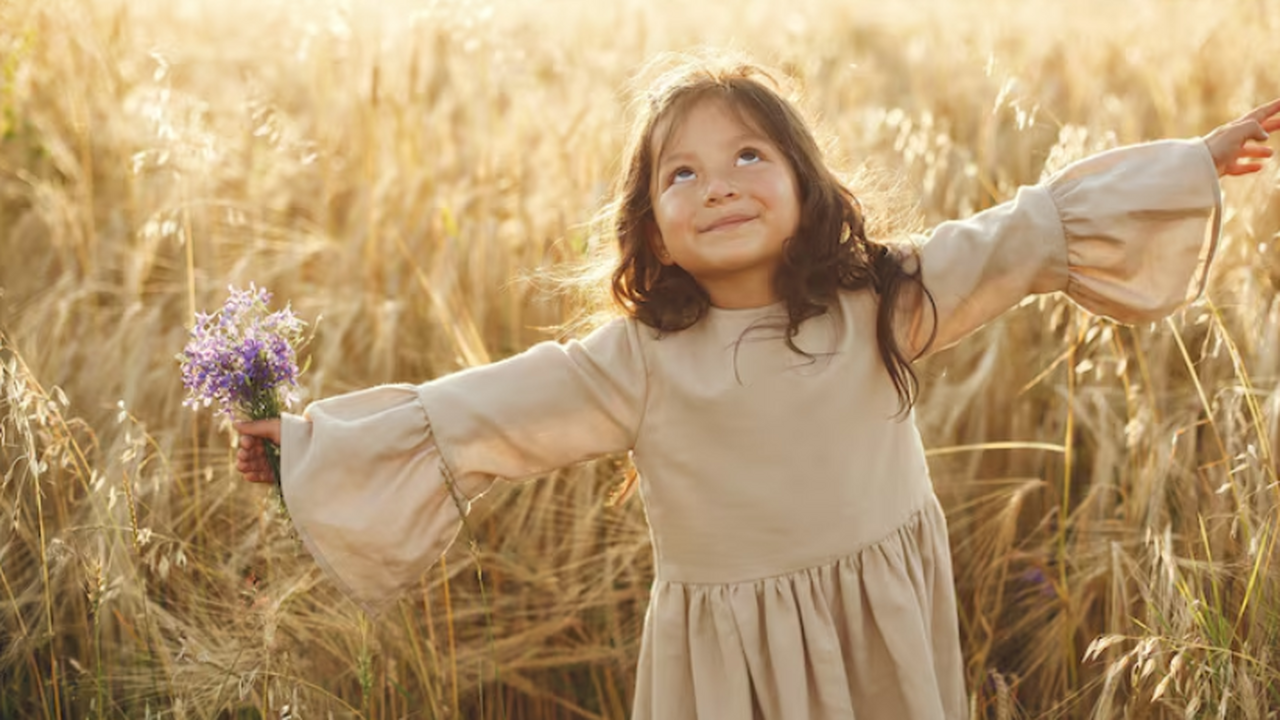 Редкое и звучное имя для дочки — было популярно еще при царях: в переводе означает "наполненная жизнью" Зоя: значение имени, характер и судьба.