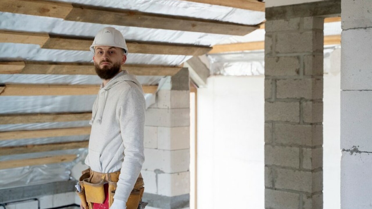 Забудьте о морозах: как я за три шага утеплил дом и избавился от ледяных подоконников и сквозняков — лайфхак от профессионала Как эффективно утеплить дом: руководство по лик...